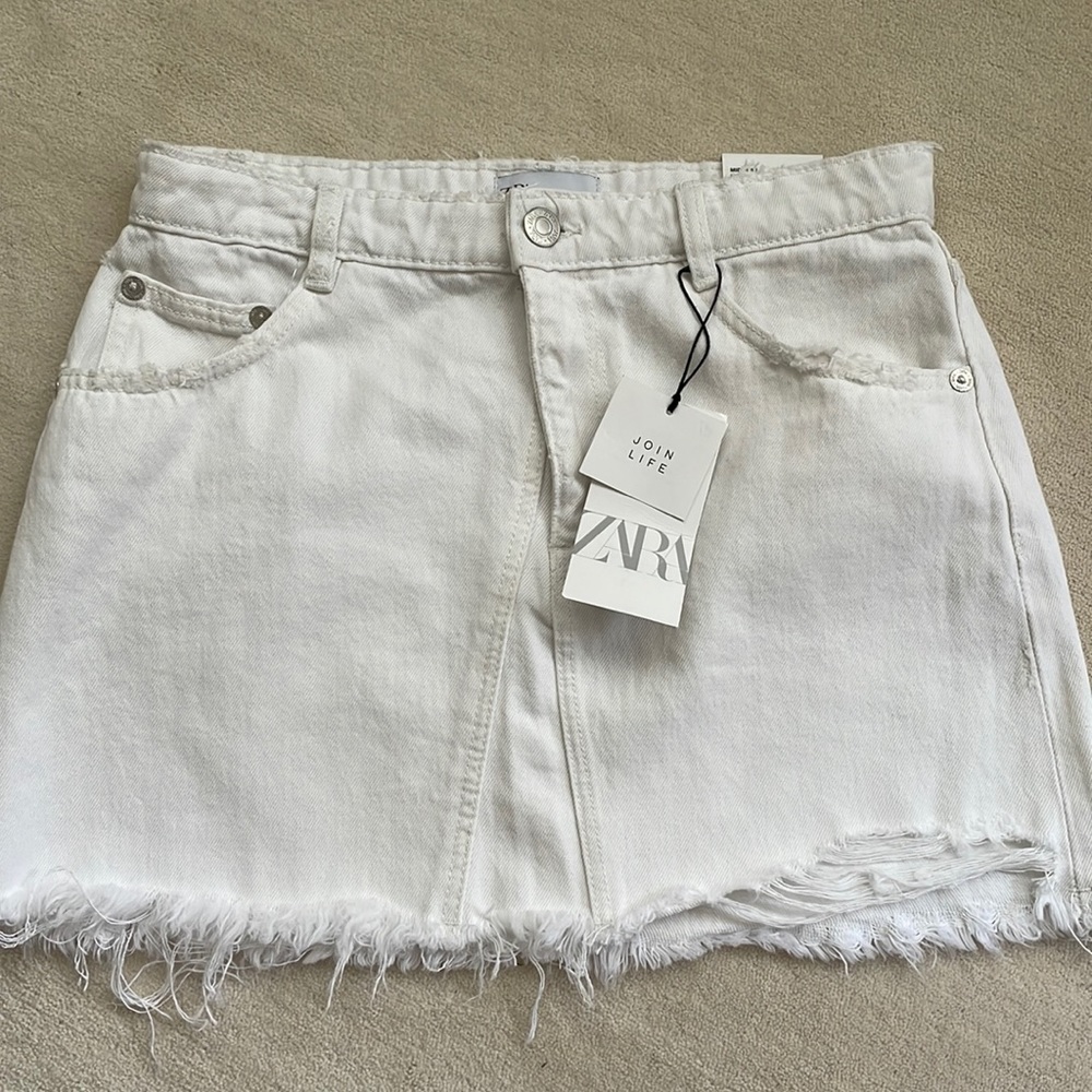 LAST CHANCE SALE!! Zara white denim skirt size L